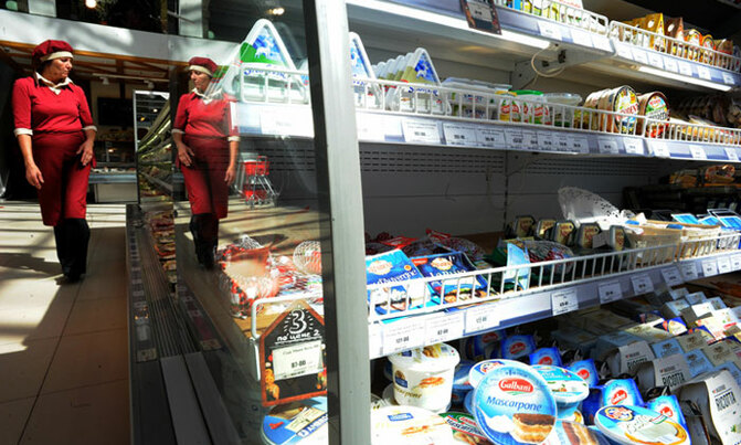 Russia's food embargo fires up counterfeit dairy industry Russia's food embargo fires up counterfeit dairy industry