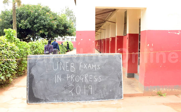 Ekipande ekiraga nti ebigezo bigenda mu maaso ku City High School e K Ekipande ekiraga nti ebigezo bigenda mu maaso ku City High School e K