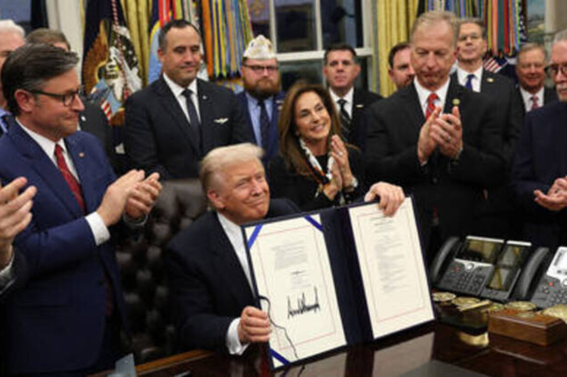 US government reopens after record shutdown