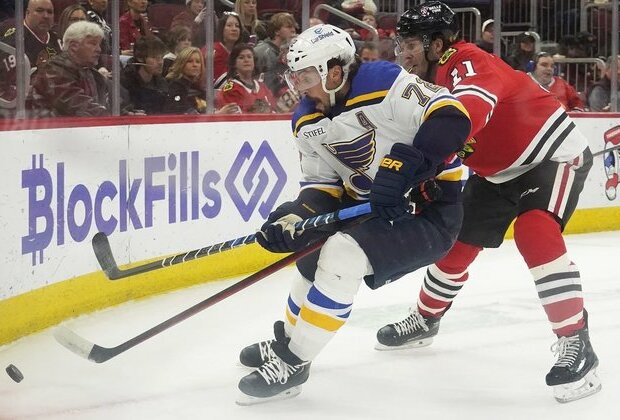 Blues take down skidding Blackhawks