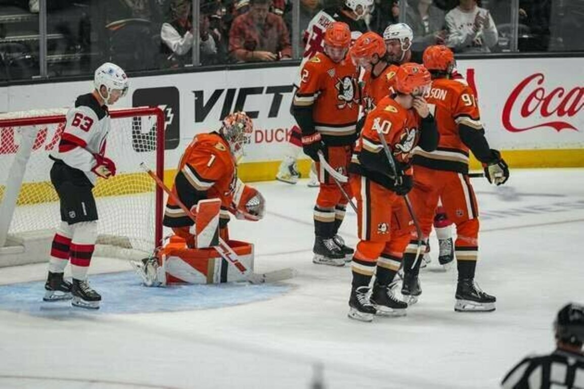 Lukas Dostal stellar for streaking Ducks in win over Devils
