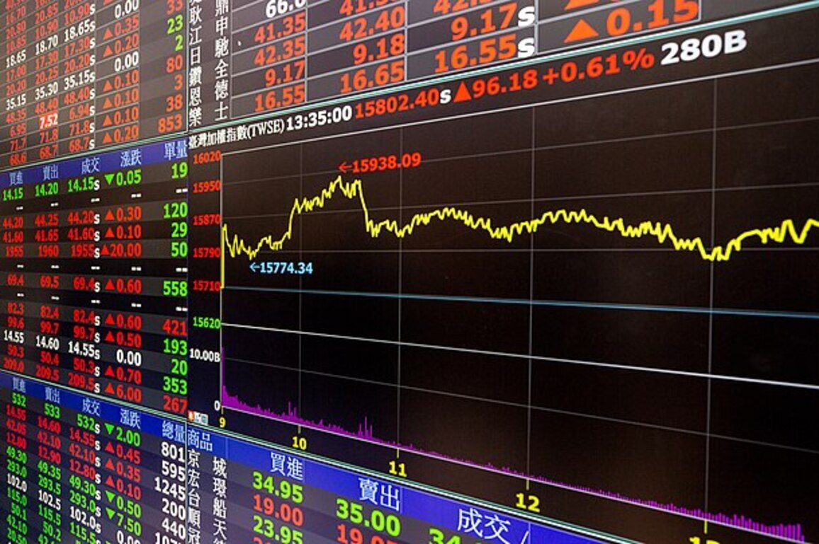 Insider trading fears shake booming prediction markets