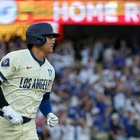 Dodgers thriving against fellow division leader Blue Jays