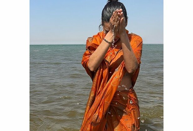 Esha Gupta visits Mahakumbh 2025 in Prayagraj, takes holy dip at Triveni Sangam