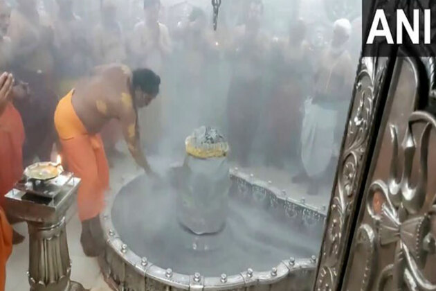 Ujjain: Special 'Bhasma Aarti' performed at Mahakal Temple during Shiva Navratri