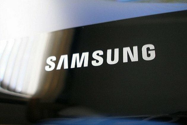Apple Music Time-Synced Lyrics now on Samsung smart TVs