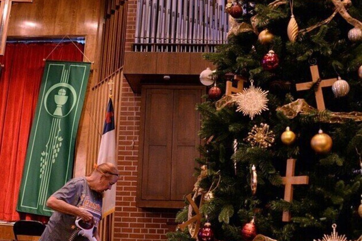 Fort Leavenworth Community participates in the Greening of the Chapels