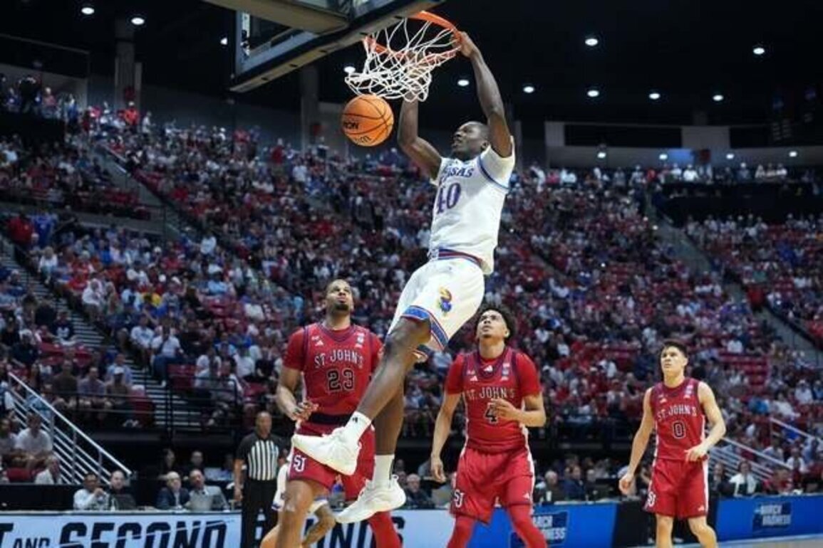 Reports: Louisville lands top portal targets Flory Bidunga, Jackson Shelstad