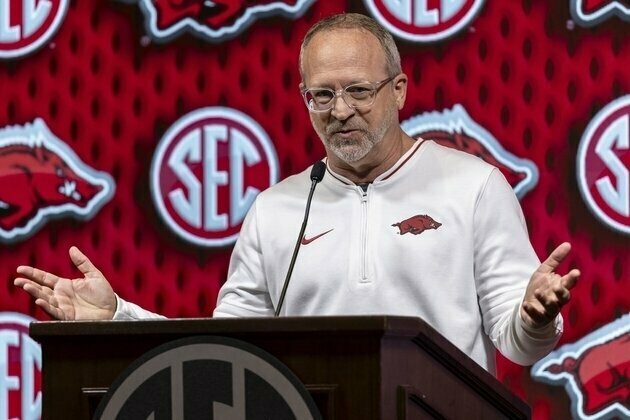 Arkansas coach Mike Neighbors resigns after 8 seasons