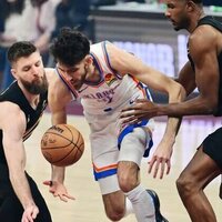 Thunder stars shine in 32-point victory over Cavs