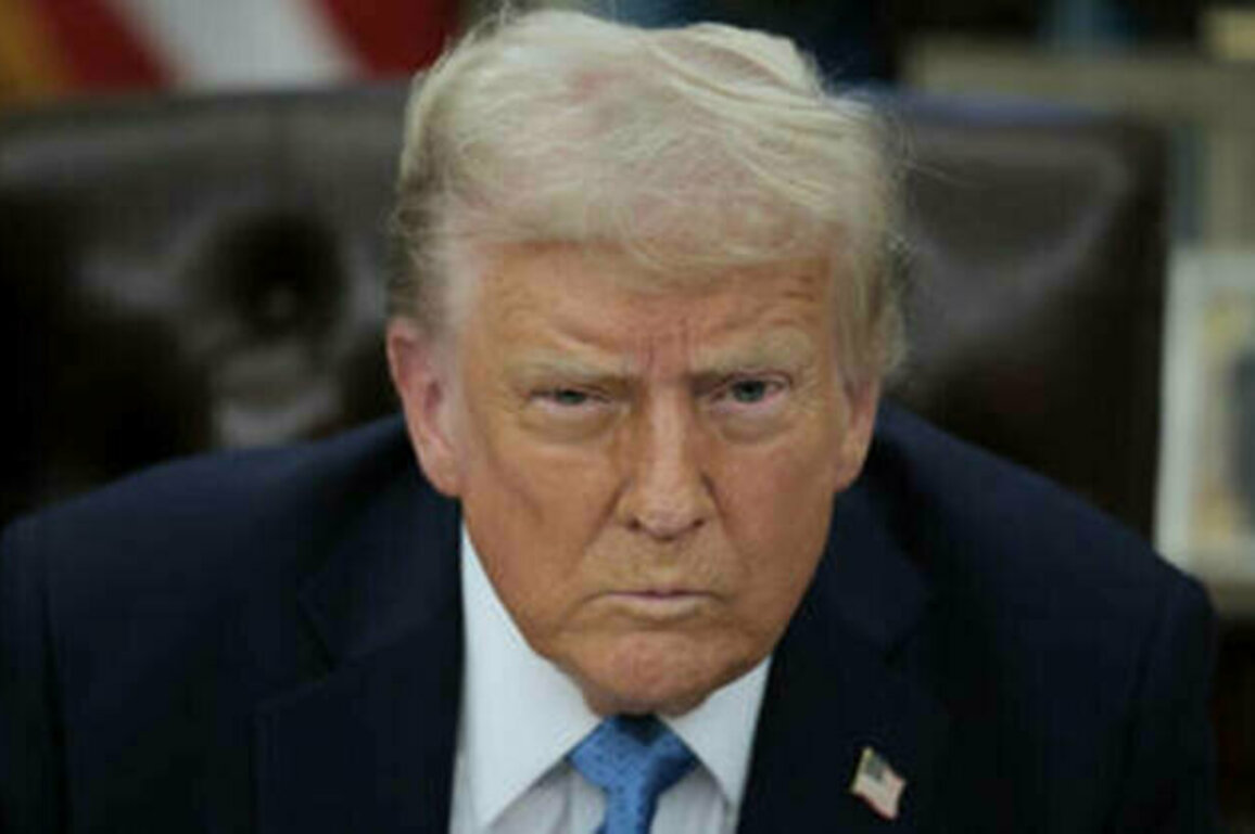 Trump threatens 'war' on Chicago over immigration