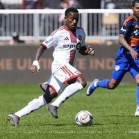 Cincinnati scores late to tie Toronto