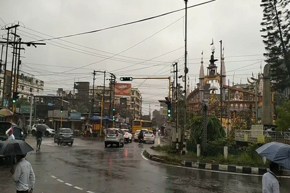 Guwahati witnesses massive waterlogging following heavy rain on Friday