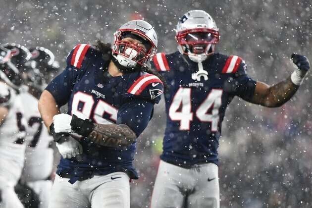 Patriots, Seahawks rate as favorites to reach Super Bowl