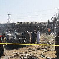 More than 20 injured in bomb blast near railway track in southwest Pakistan