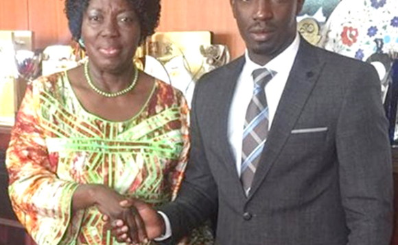 Sipiika Rebecca Kadaga (ku kkono) ne Moses Muhangi owa UBF Sipiika Rebecca Kadaga (ku kkono) ne Moses Muhangi owa UBF
