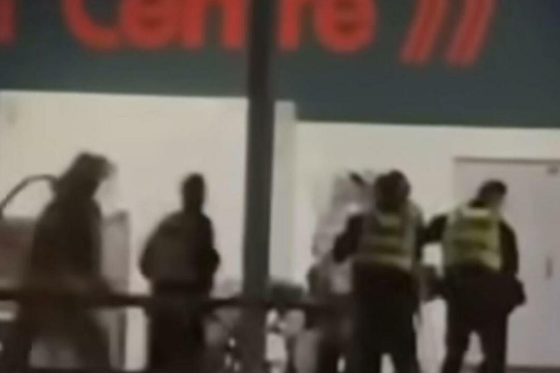 Man allegedly armed with blowtorch threatens to set alight gas cylinders at Bunnings