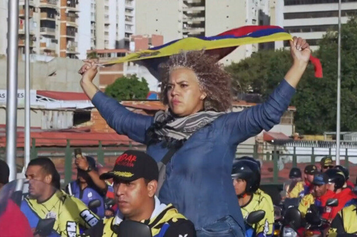 Venezuelan bikers protest US piracy 