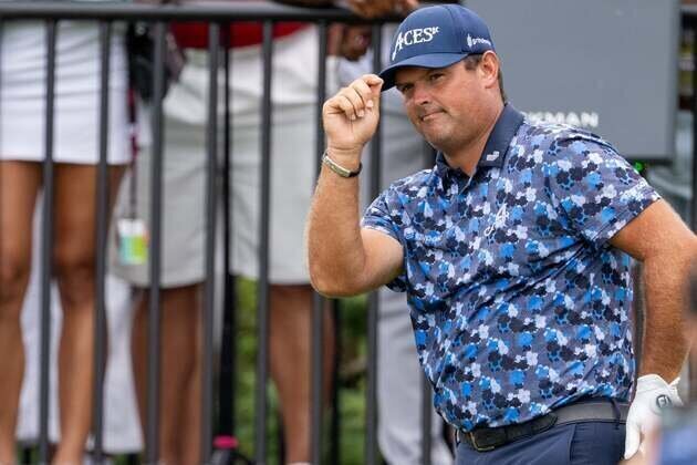 Patrick Reed rides bogey-free round into lead in Dubai