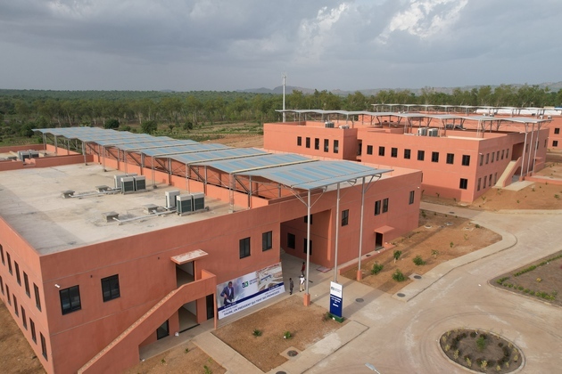 (Hello Africa) "Beacon of wisdom" illuminates dreams of Togolese students in Kara