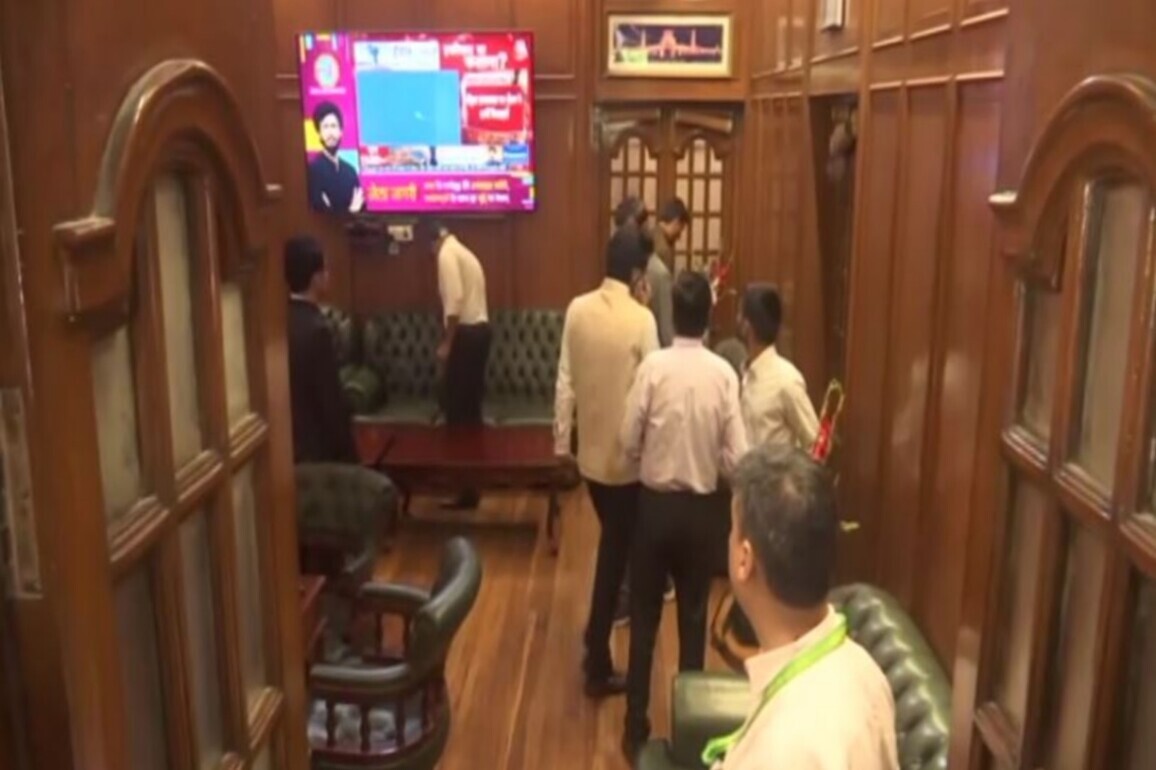 Delhi Assembly, Speaker Vijender Gupta receive bomb threats