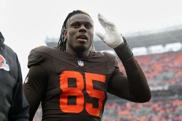 Free agent TE David Njoku posts that his time in Cleveland is over