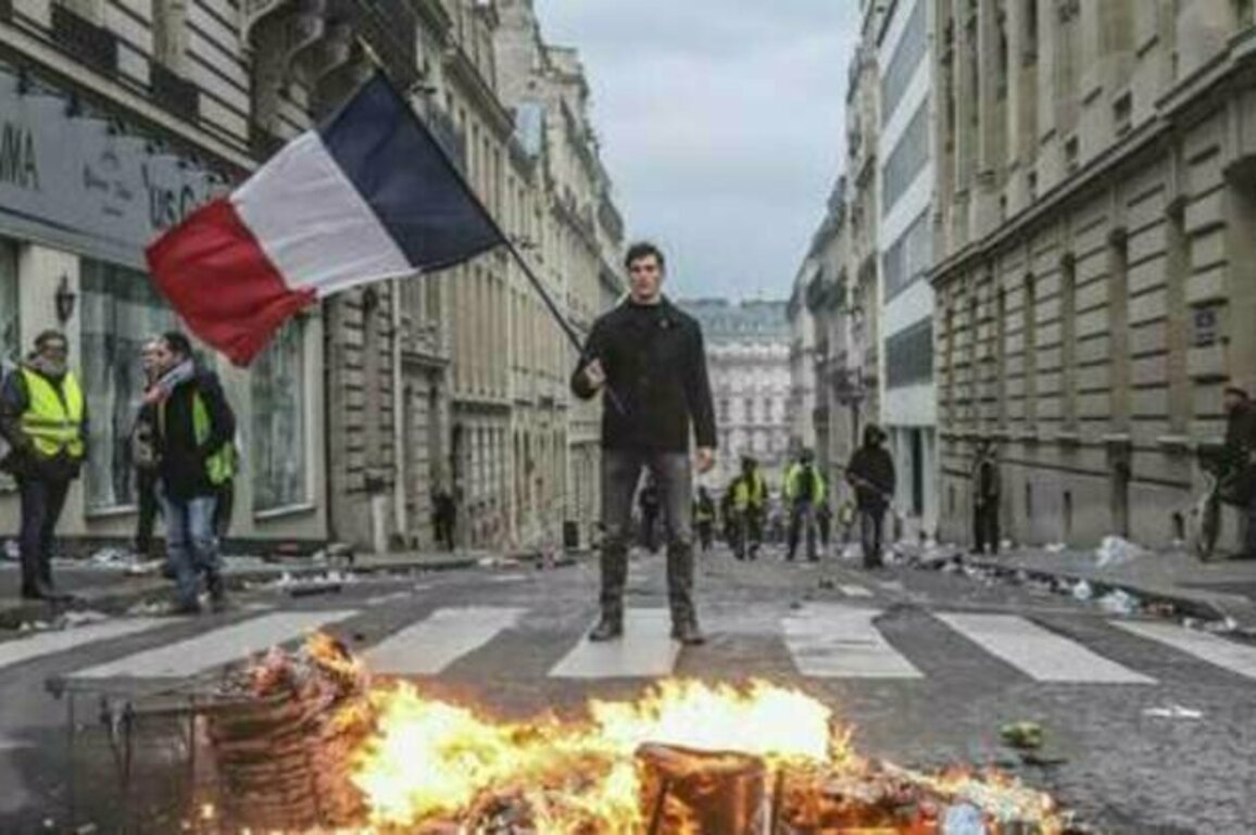 Will the French regime go Soviet?