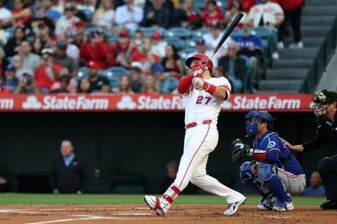 Mike Trout homers, Angels best Rangers for rare back-to-back wins