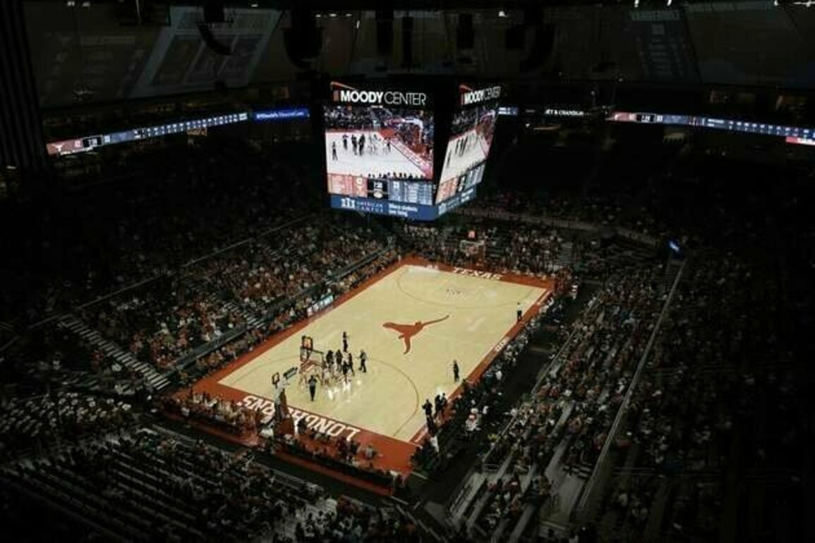 Texas lands 4-star F Bo Ogden, son of team's general manager