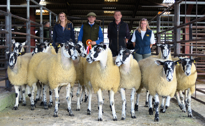Left to right: Annie Brittain, Jamesons; Leo Goss, Lowesby Farm; John Holmes, Ragley Hall Farm (judge); and Mary Stones with Mule gimmers which topped at Leyburn. Left to right: Annie Brittain, Jamesons; Leo Goss, Lowesby Farm; John Holmes, Ragley Hall Farm (judge); and Mary Stones with Mule gimmers which topped at Leyburn.