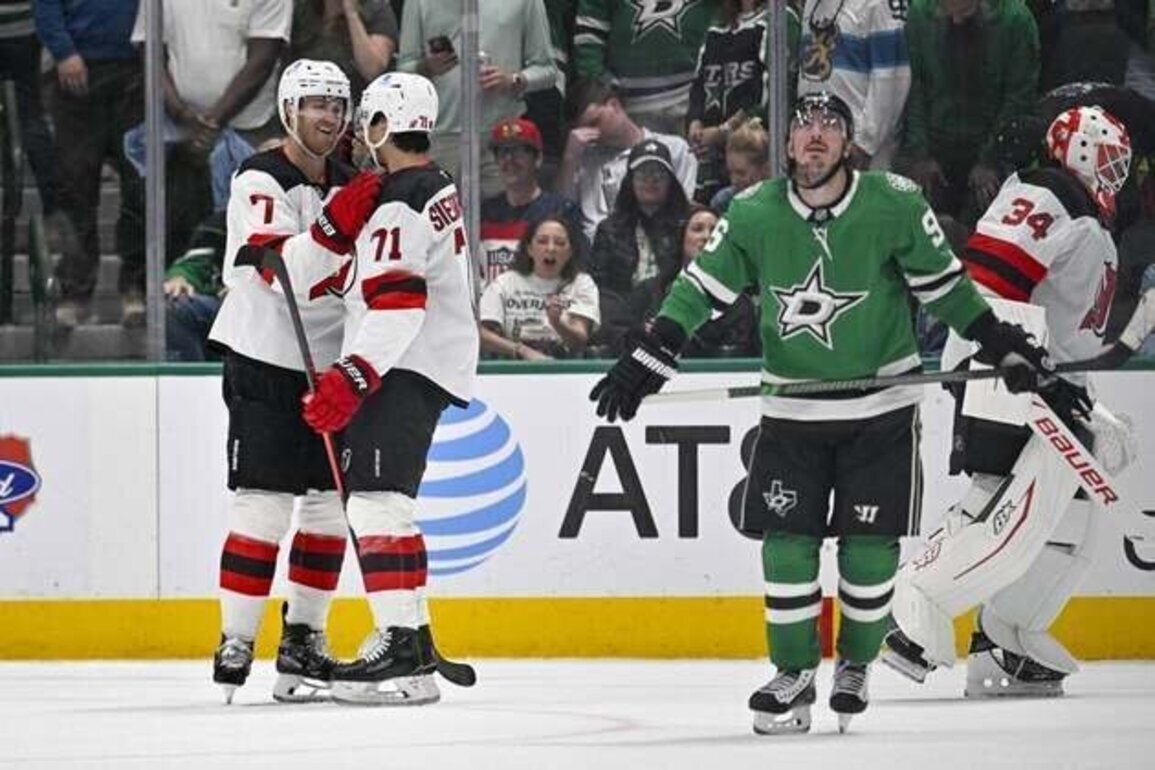 Devils score 4 goals on first 5 shots, hold off Stars