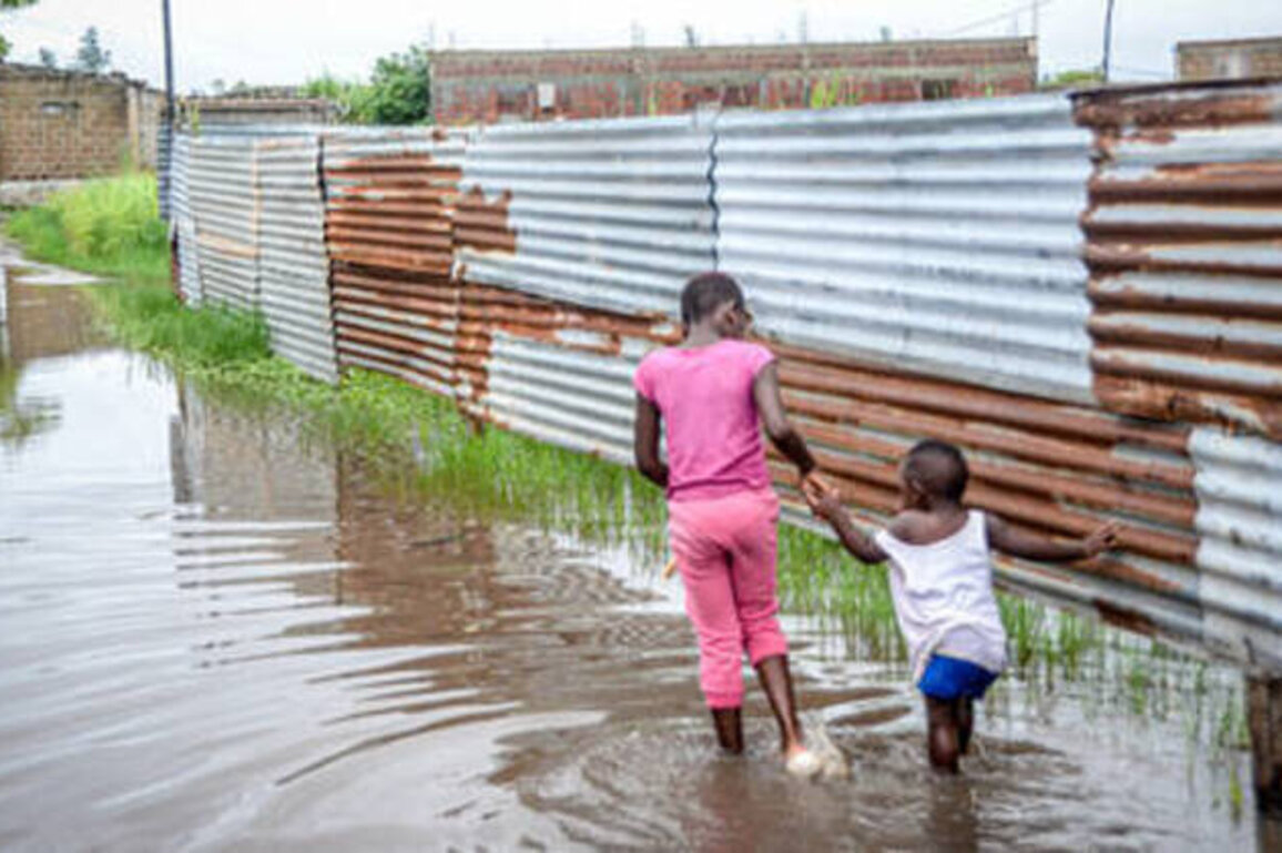 Hundreds dead as southern Africa pounded by heavy rain (VIDEOS)