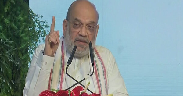 Lay down norms for number of aerobridges at all airports: Amit Shah to civil aviation ministry