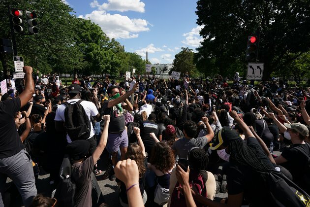 Protests in US Continue Amid Curfews, States of Emergency