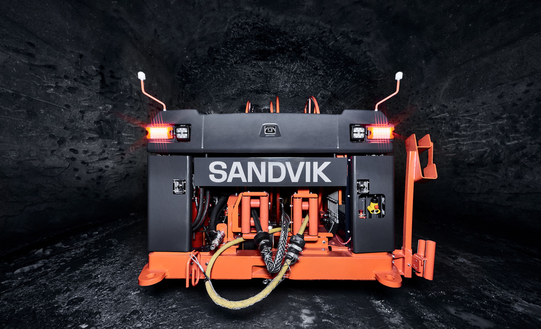 The Sandvik DD422iE development drill