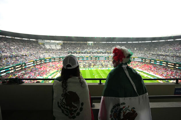 (SP)MEXICO-MEXICO CITY-FOOTBALL-FIFA WORLD CUP-ROUND OF 16-MEX VS ENG