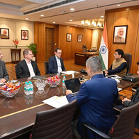 Piyush Goyal meets Zurich Airport International MD, discusses future investment in Noida International Airport
