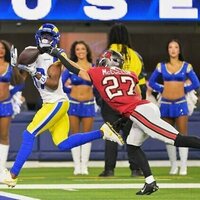 Davante Adams catches 2 TD passes as Rams blow out Buccaneers