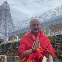 Anupam Kher visits Tirumala temple to offer prayers to Lord Venkateswara on 'Tanvi the Great' re-release