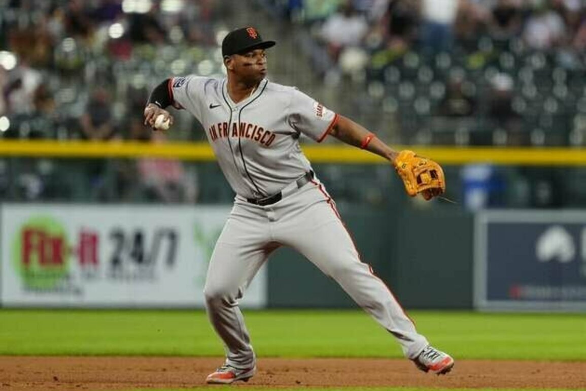 Giants prevail over Rockies amid 1st-inning ejections