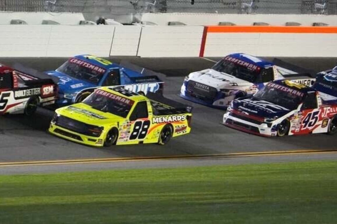 Charlotte Trucks Series race postponed to Saturday morning due to rain