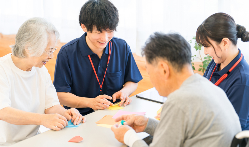 Elderly care Japan  © Buritora / Shutterstock