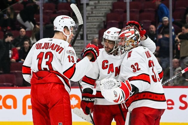 Hurricanes bid to keep good fortune going vs. Islanders
