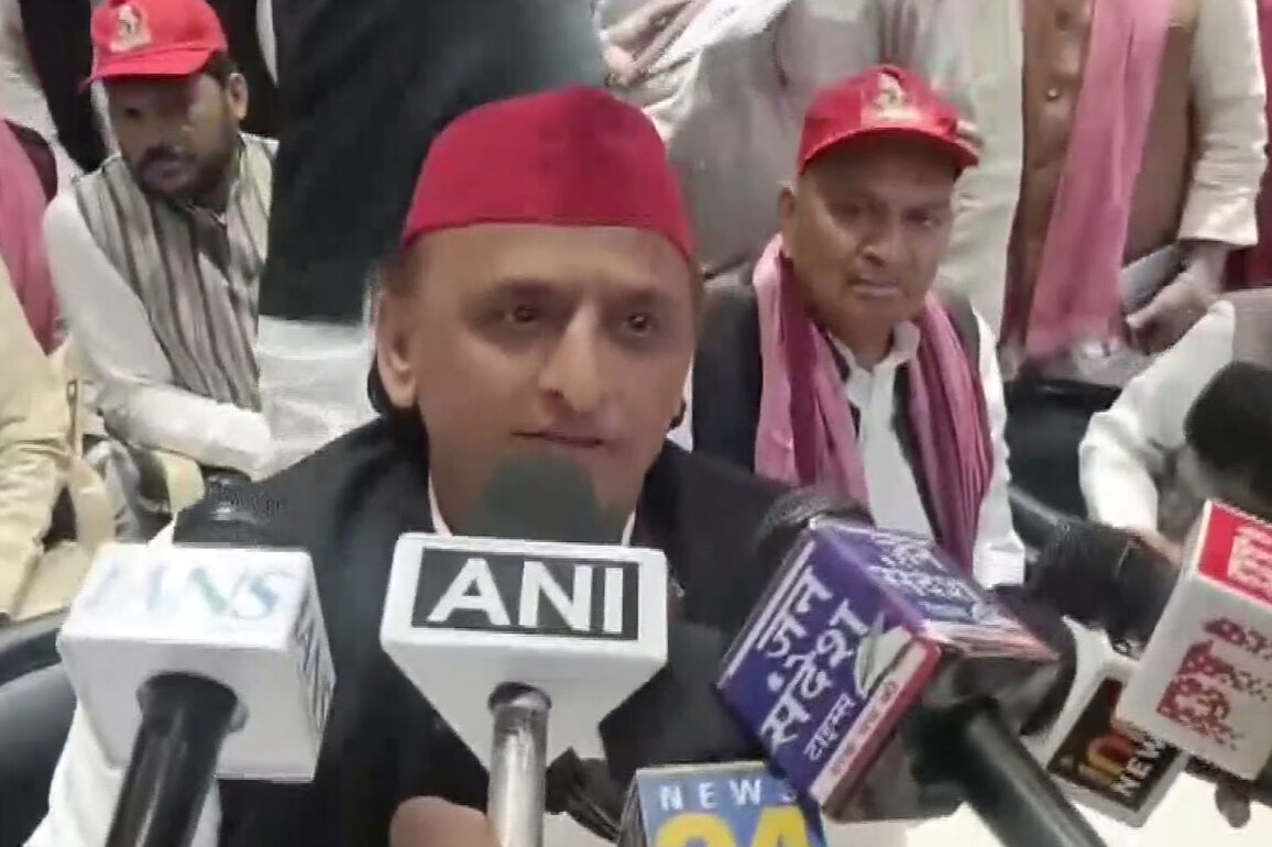 "Tejashwi Yadav is going to become chief minister": Akhilesh Yadav