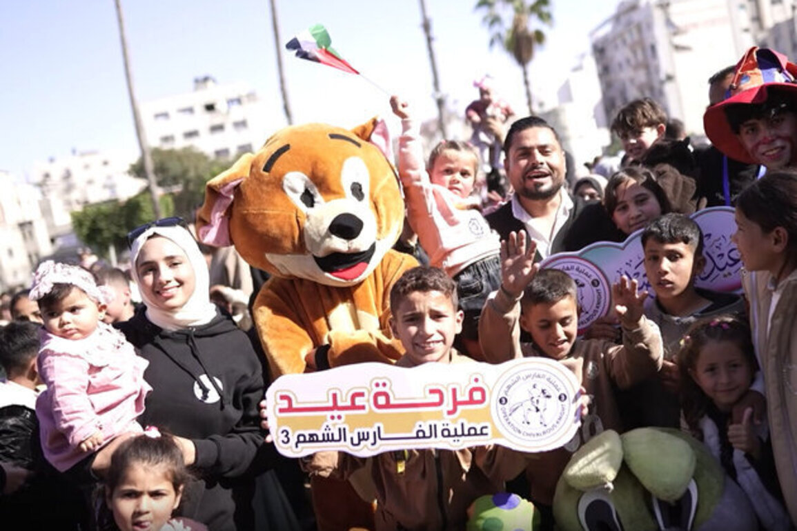 Eid Al-Fitr carnival for children held in Gaza under UAE's Chivalrous Knight 3