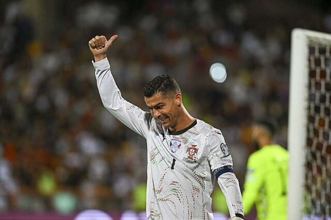Bloomberg says Ronaldo first footballer to reach billionaire mark
