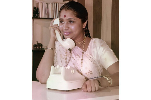 "Unki surili awaaz hamesha amar rahegi": Akshay Kumar, Anil Kapoor pay tribute to 'timeless' Asha Bhosle