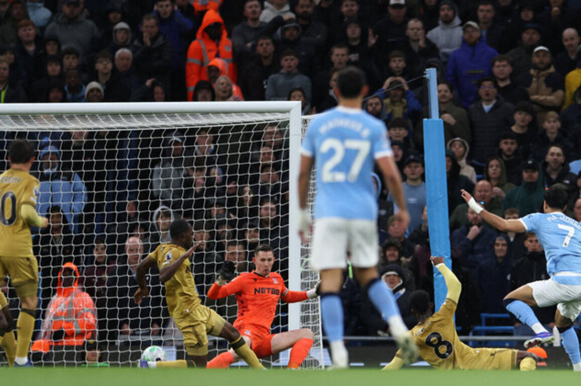 Manchester City beat Crystal Palace in Premier League