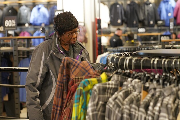 U.S. services expand in August, but inflation still bedevils Americans