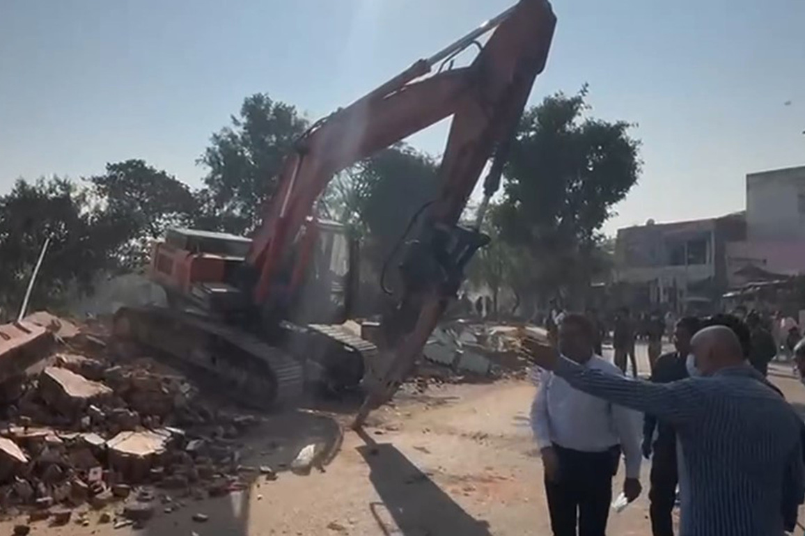 Rajkot's biggest riverbed clean-up: Over 1,500 illegal structures razed in massive Jangleshwar demolition drive